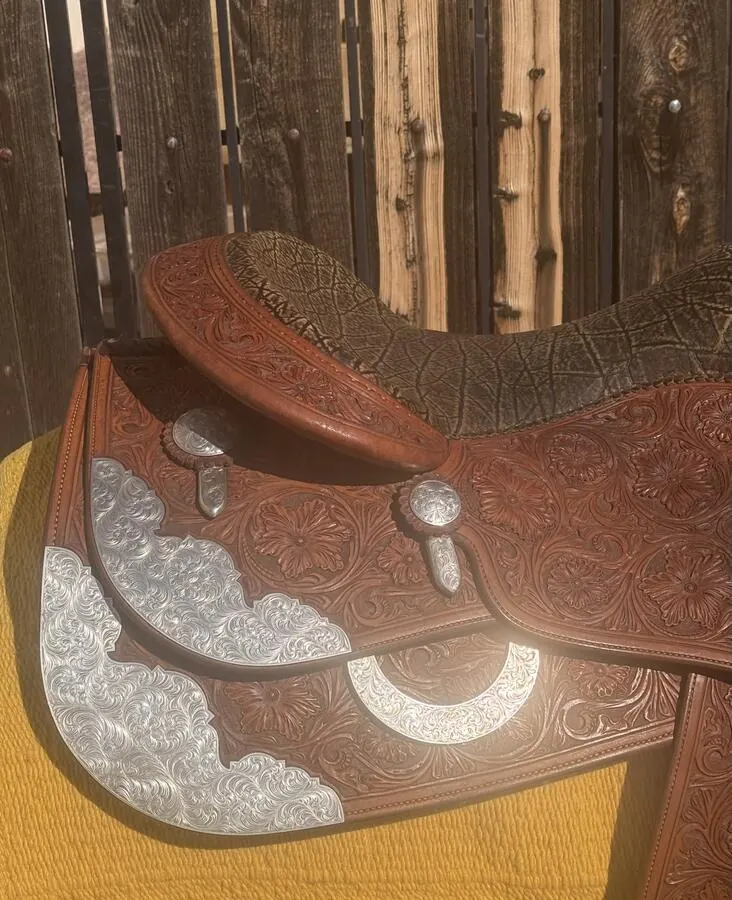 AF Reiner by Pinnacle Saddlery — 16" Elephant Seat, Full Silver — Silver Skirt