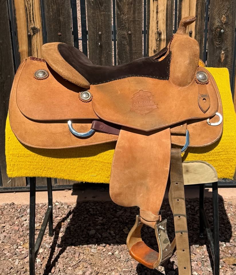 Avila Work Saddle — seat top