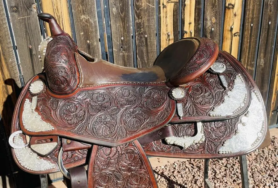 Bob Avila by Bob's Custom Saddle — 16" B17-120M — Full Right