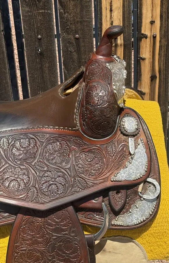 Bob Avila by Bob's Custom Saddle — 16" Seat — Horn Swell Right