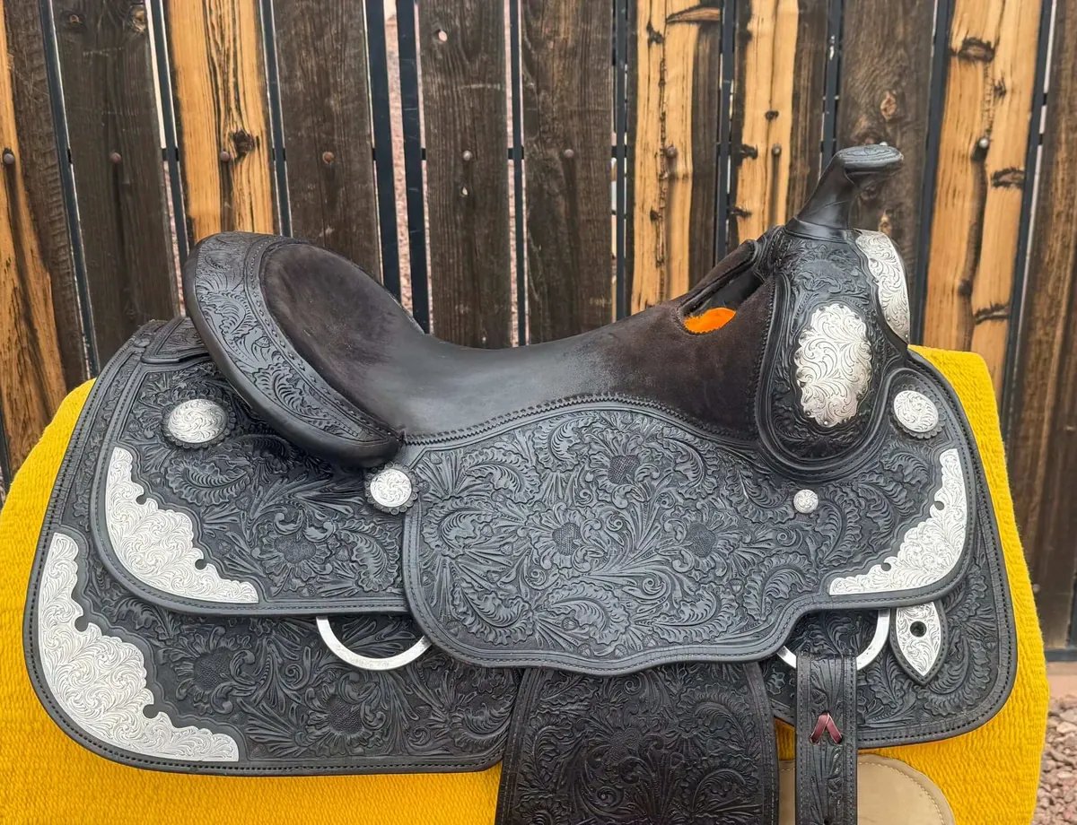 Bob’s Custom — cantle detail
