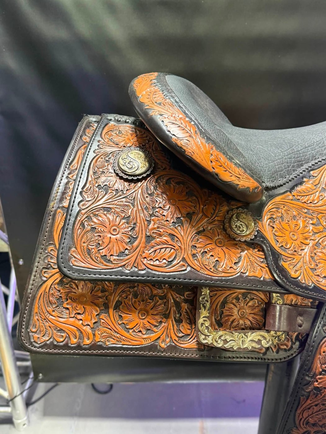 Bob's Custom Saddle — cantle detail