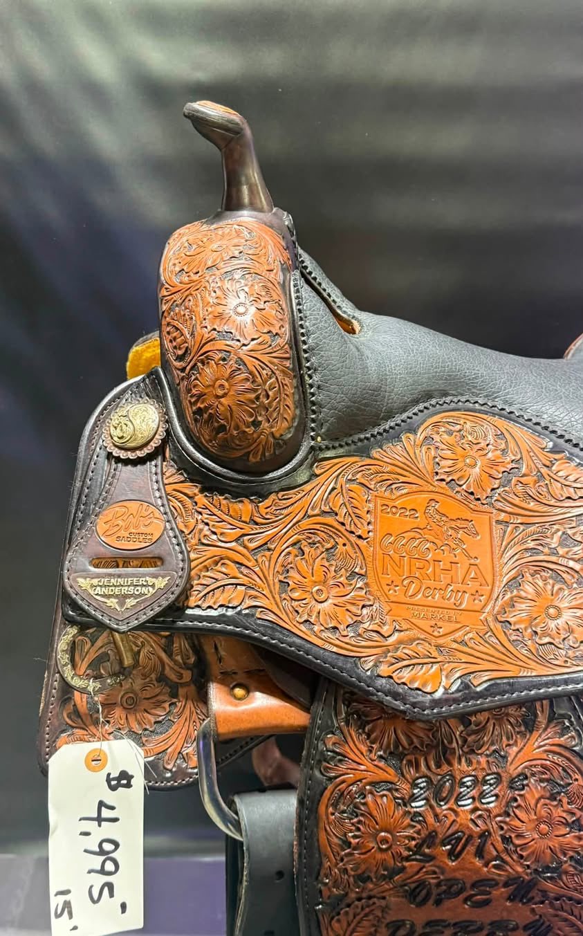 Bob's Custom Saddle — horn swell