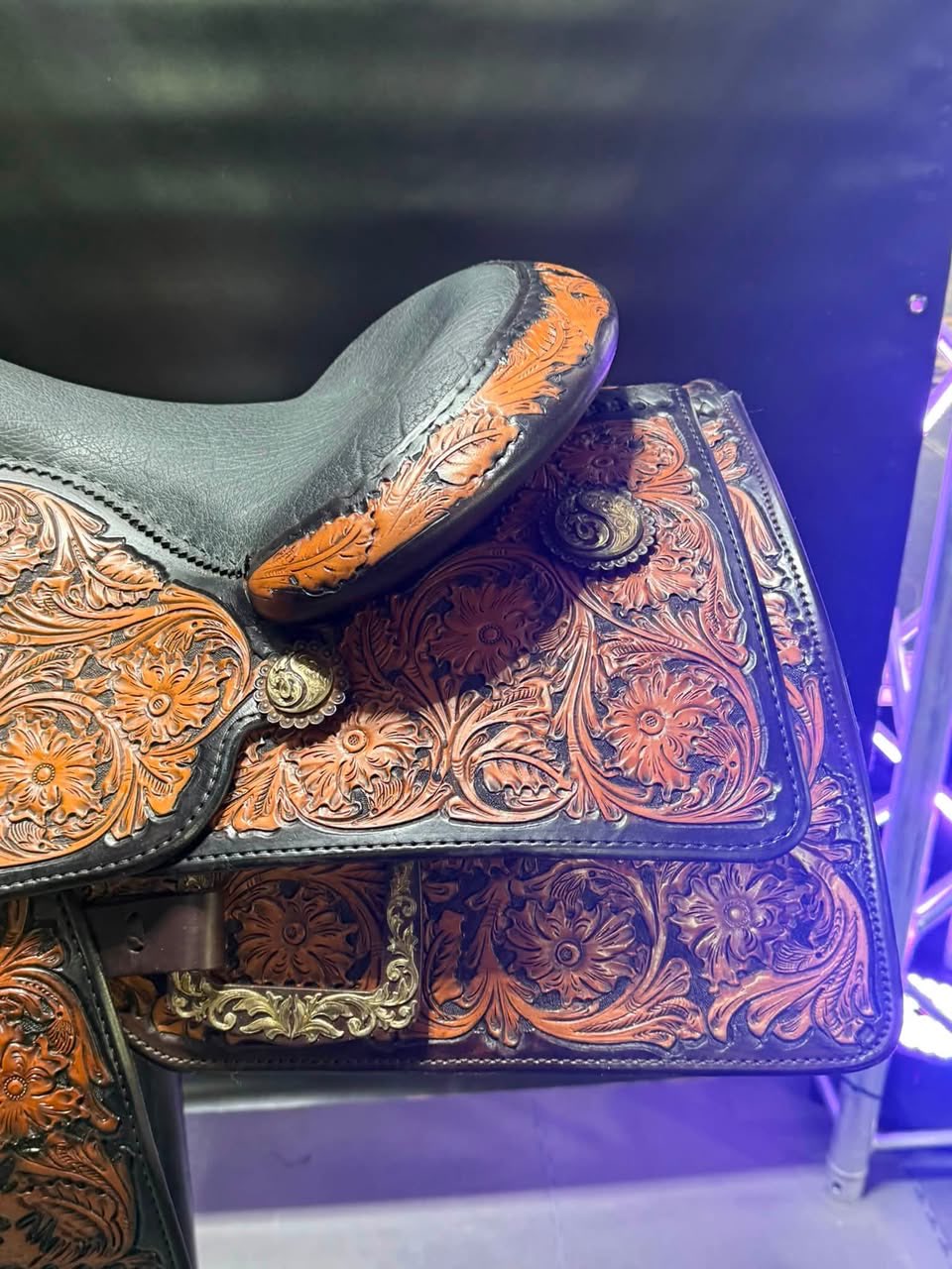 Bob's Custom Saddle — seat top
