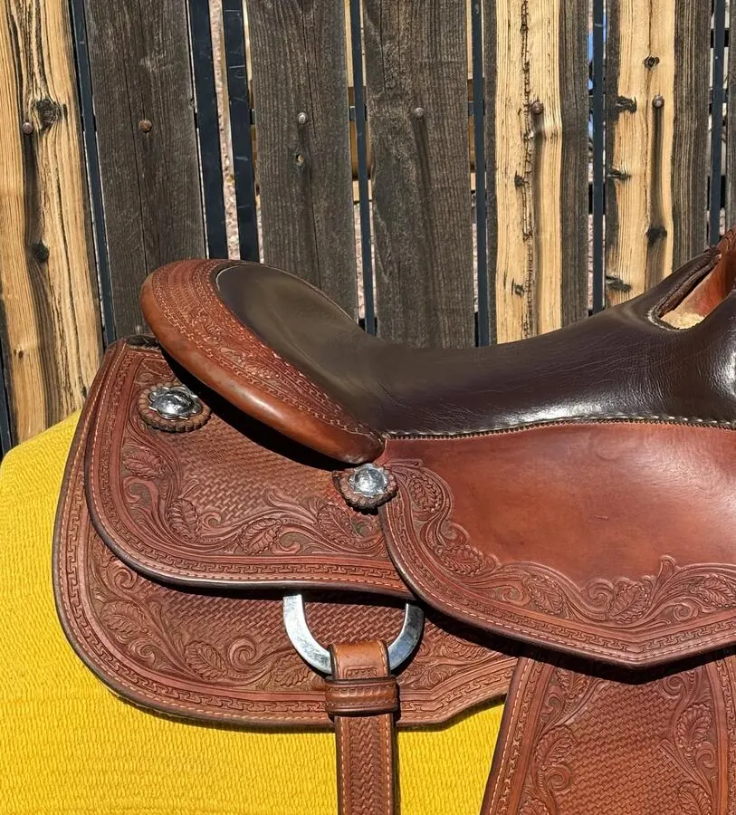 Bob's Custom Saddle — 16" Model B16-1455M — Skirt Detail