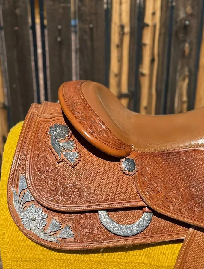 Bob's Custom Saddle — 16" Seat — Basketweave & Floral — Cantle Right Detail