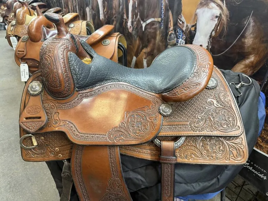 Bob's Custom KR Lady Reiner — 15½" Bison Seat — Seat Top Left