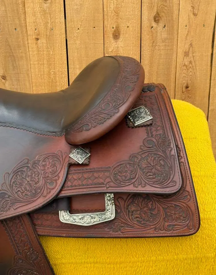 KR Reiner by Bob's Custom Saddle — 15½" Full Floral, Sterling Silver — Cantle Silver