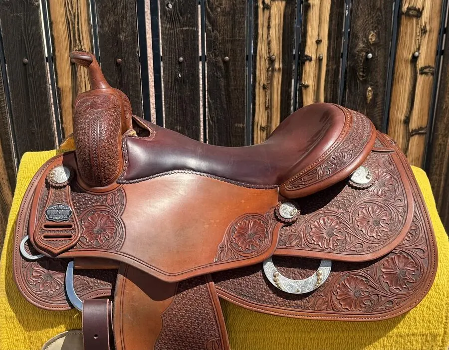 Craig Schmersal Reiner by Superior Saddlery — 16" Seat — Superior 16 Seat Top