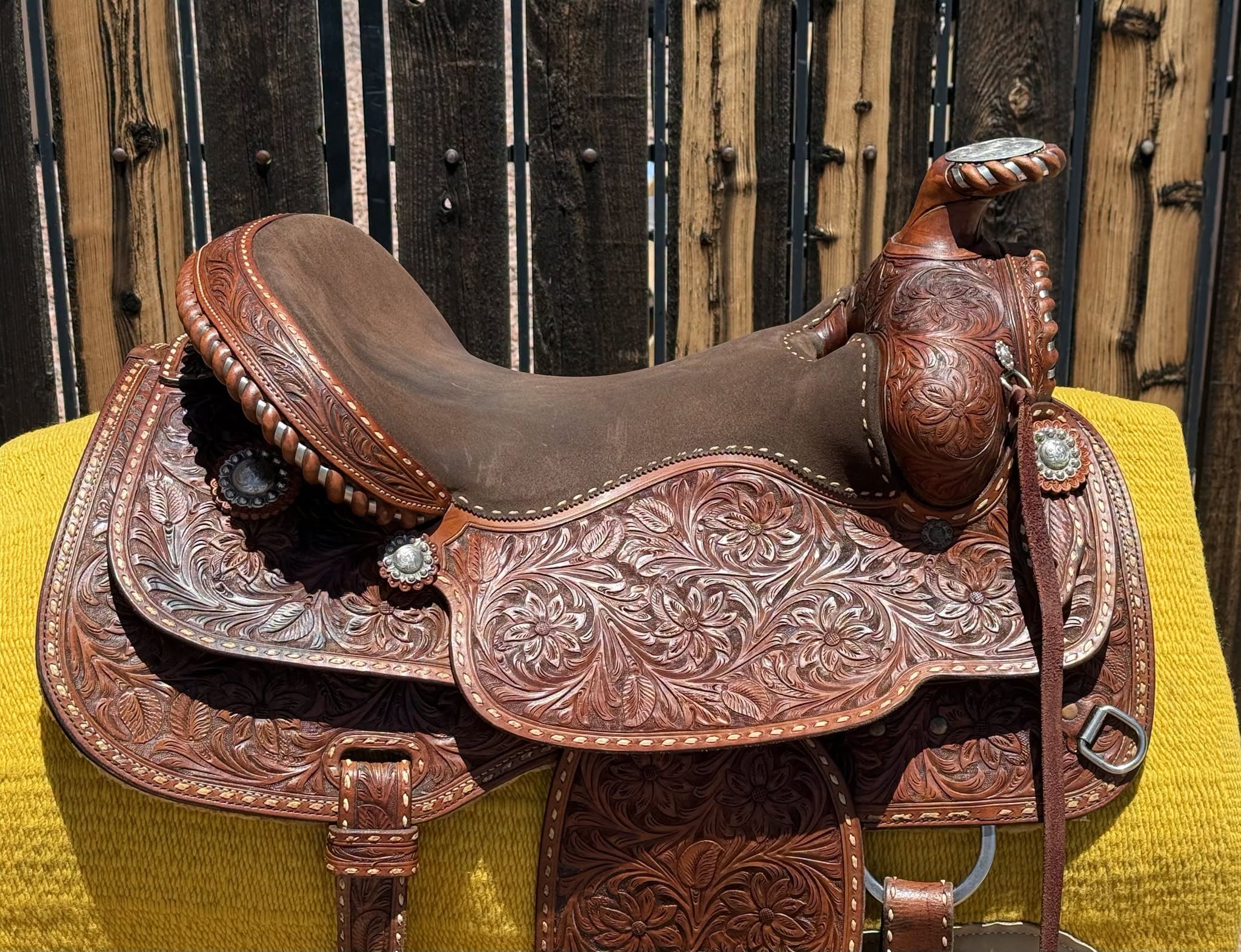 Deluxe Ranch Rider — seat top
