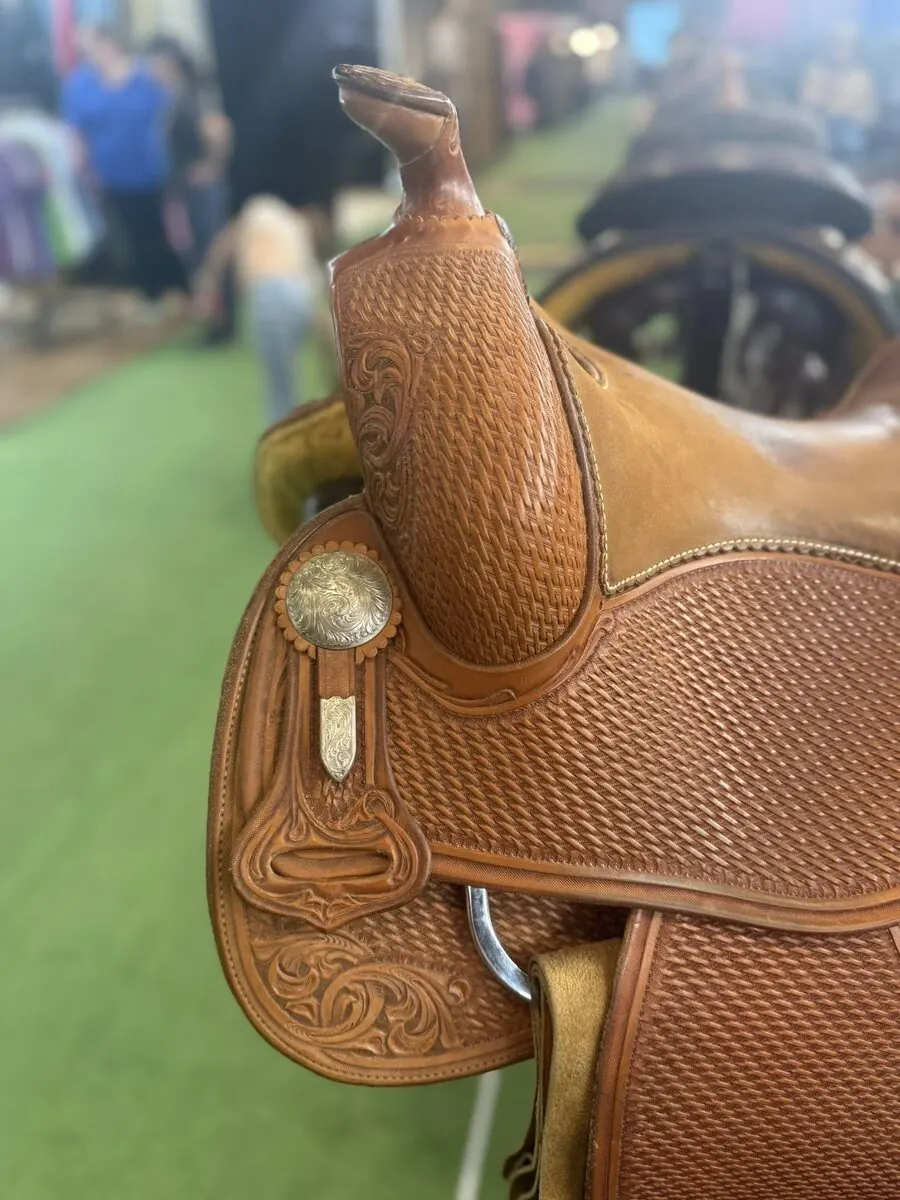 Donn Leson Reinmaker — 16" Seat — Horn Detail