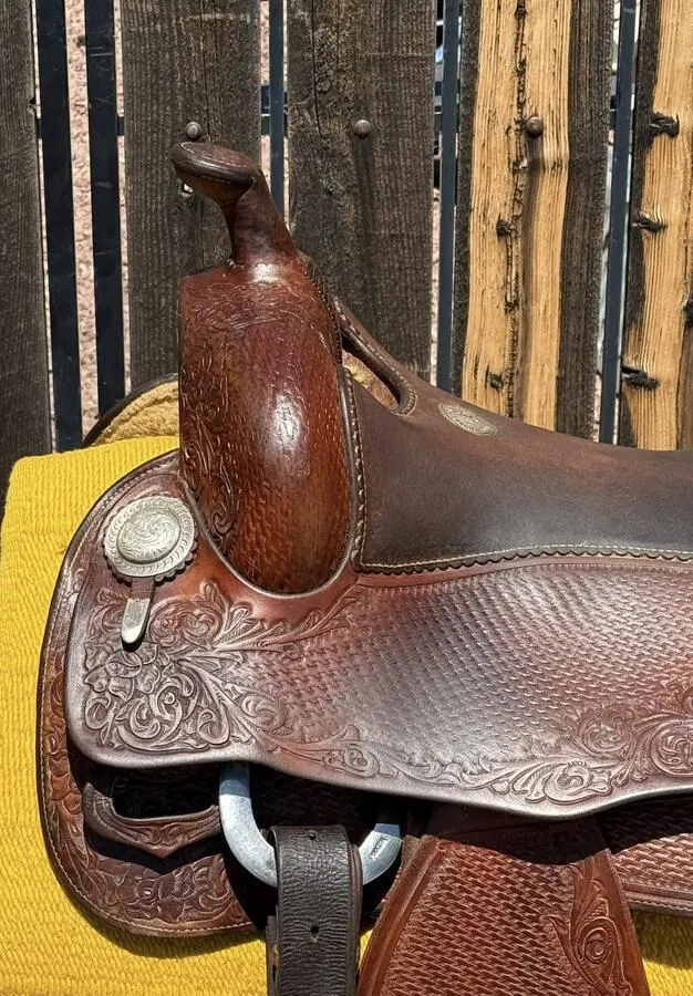 Donn Leson TVB #386 — 16" Seat — Horn Swell Left