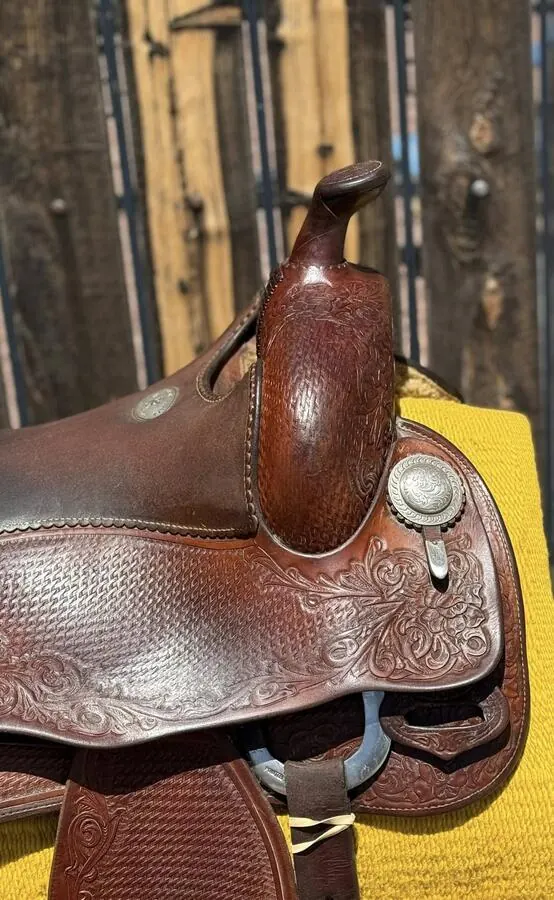 Donn Leson TVB #386 — 16" Seat — Horn Swell Right