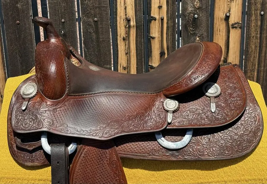 Donn Leson TVB #386 — 16" Seat — Seat Top Right