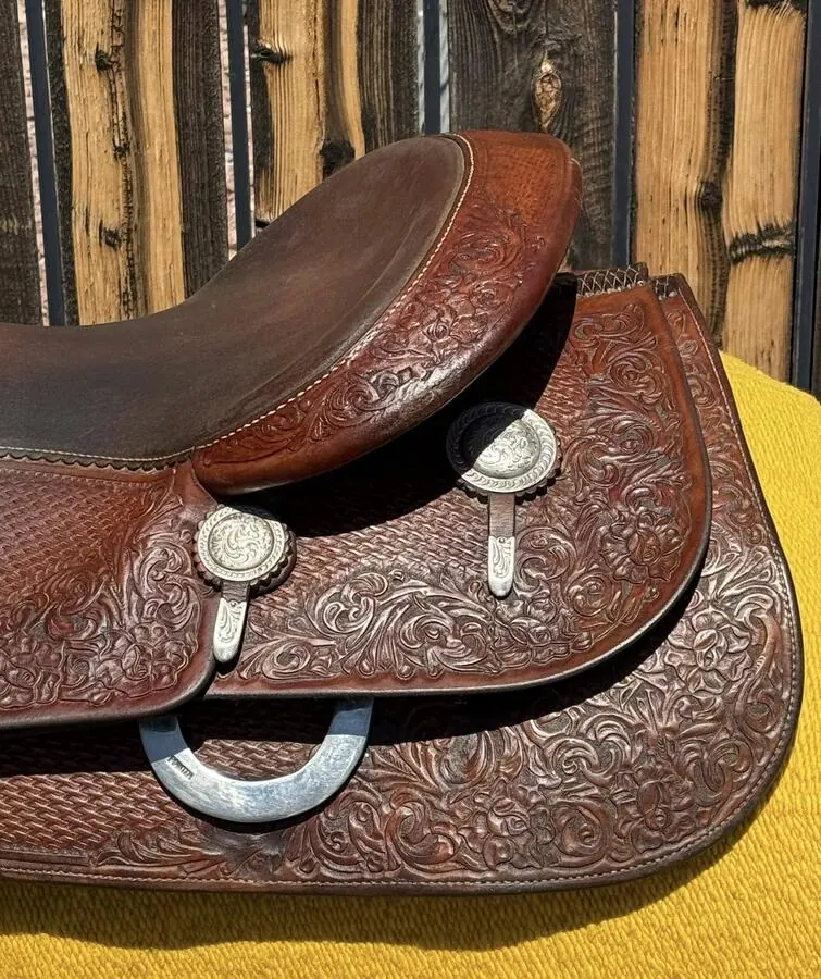 Donn Leson TVB #386 — 16" Seat — Skirt Concho Detail