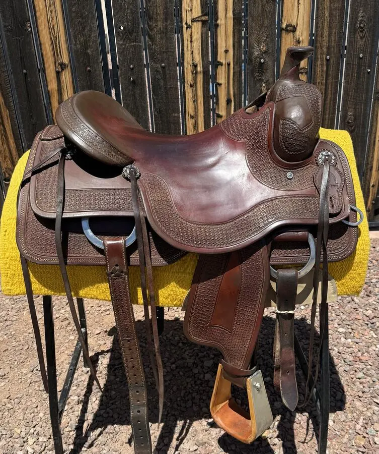 Equine Oasis by Tim Bauer — 17" Seat — Full Right (view A)