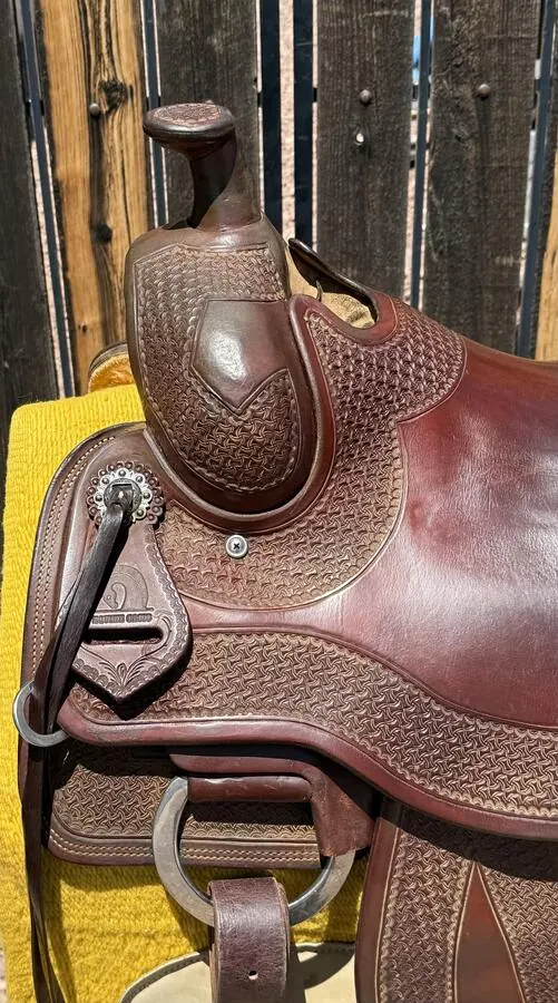 Equine Oasis by Tim Bauer — 17" Seat — Horn Left