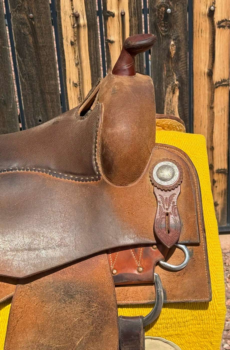 JV Work Saddle — cantle detail