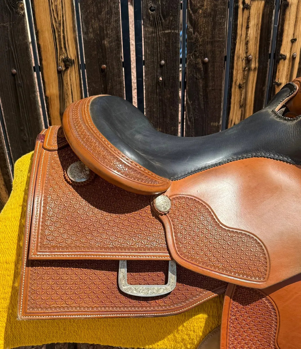 Kyle Tack Reiner — 16" Seat, 6¾" Gullet, Silver Conchos & Rear Dees — Cantle Skirt