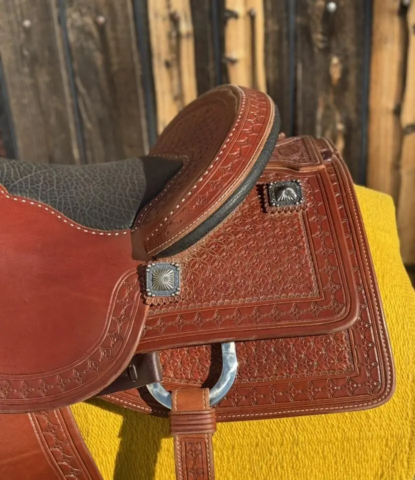 Lady Cowhorse by Bob's Custom — 15½" Star Tooling, Brand New — Skirt Detail