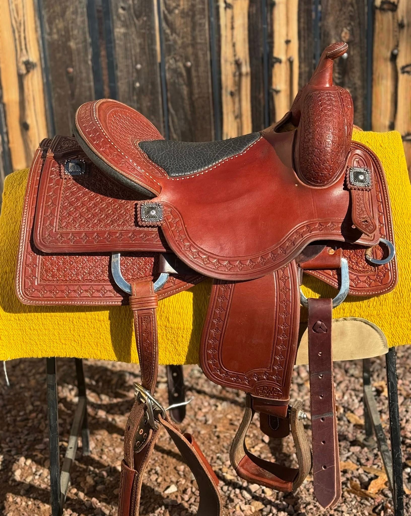 Lady Cowhorse by Bob's Custom Saddle — 15½