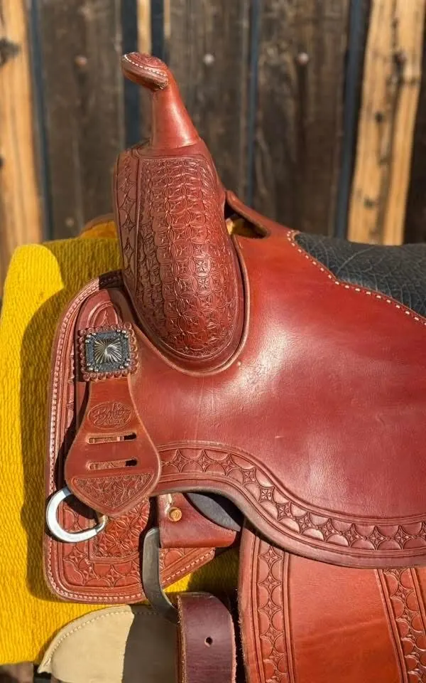Lady Cowhorse by Bob's Custom Saddle — 15½" Seat — Brand New — Horn Swell Left