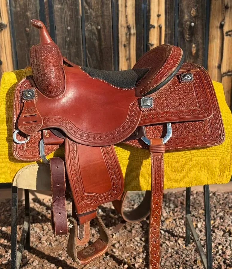 Lady Cowhorse by Bob's Custom Saddle — 15½" Seat — Brand New — Right Side