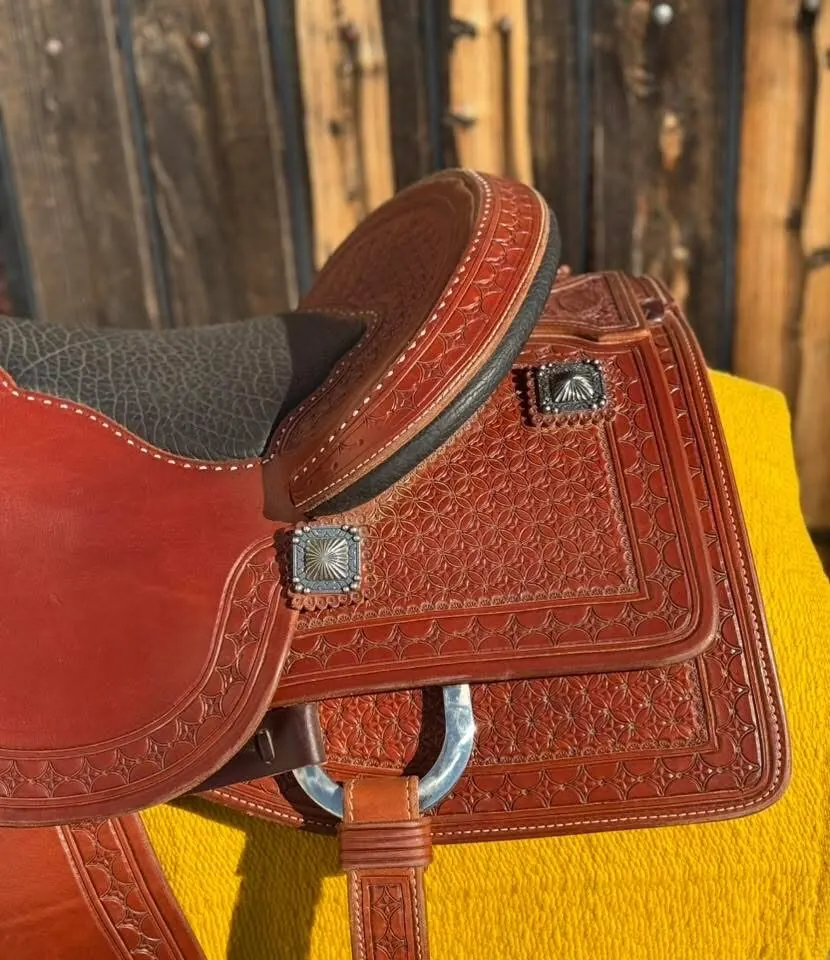 Lady Cowhorse by Bob's Custom Saddle — 15½" Seat — Brand New — Skirt Concho Detail