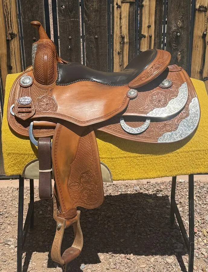 MR Reiner by Superior Saddlery — 15½" Seat — Full Right