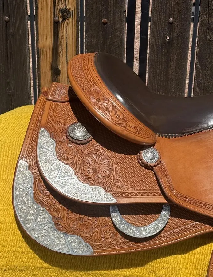 MR Reiner by Superior Saddlery — 15½" Seat — Skirt Silver Detail