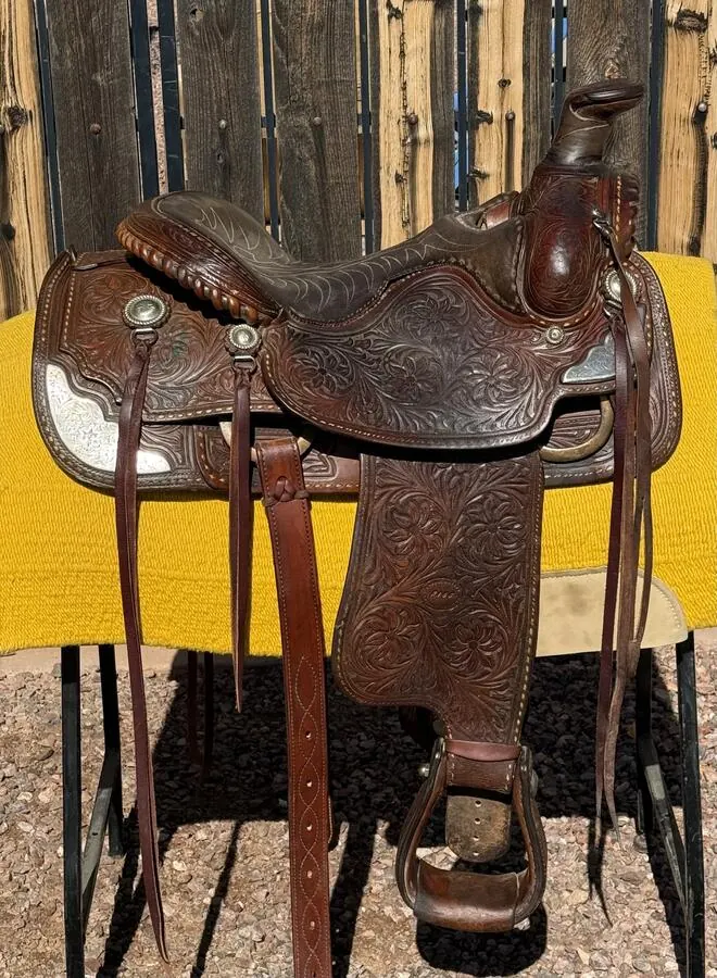 Rios Bros. Roper — 15½" Seat — Skirt Silver