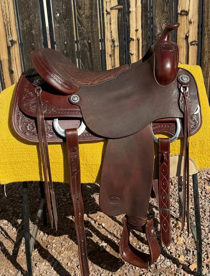 Ranch Rider Deluxe by Superior Saddlery — 16½" Elephant Seat — Full Nearside
