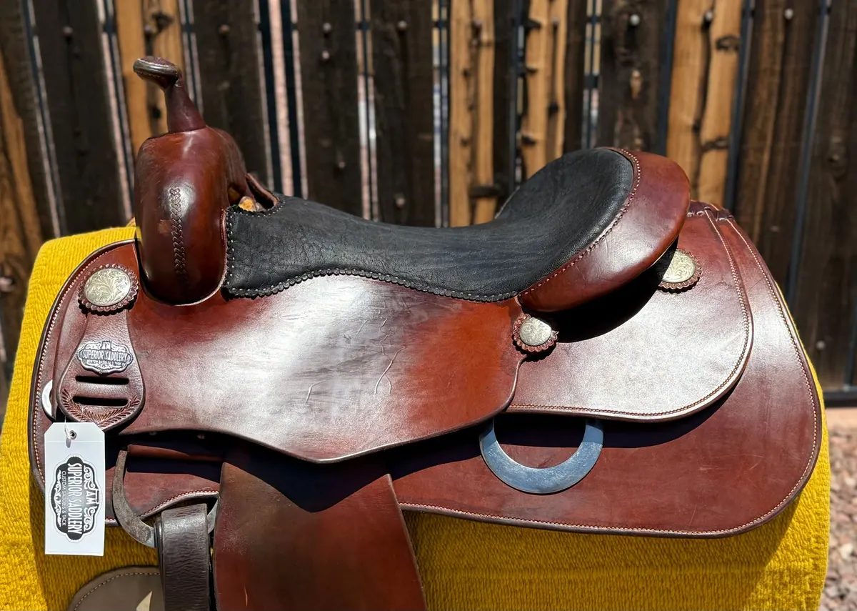 RV Reiner by Superior Saddlery — 16½" Elephant Seat, Sterling Silver, Russet Leather — Nearside Badge