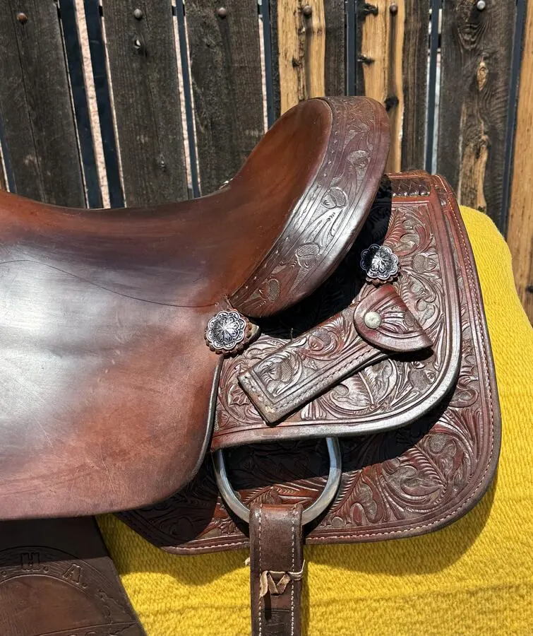 Teddy Johnson Cutter — 16" Seat — Right Skirt