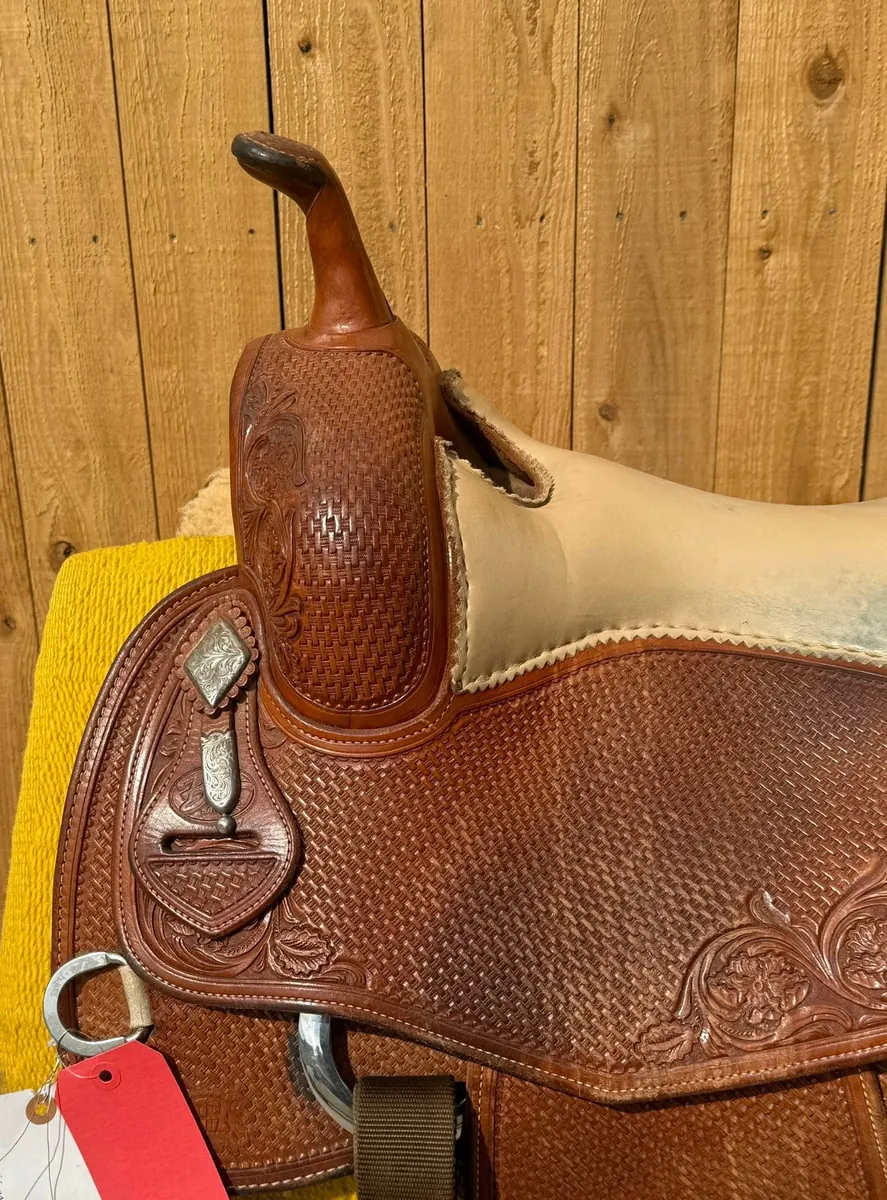 Todd Bergen Cowhorse by Bob's Custom Saddle — 15½" Basketweave & Sterling Silver — Horn Nearside
