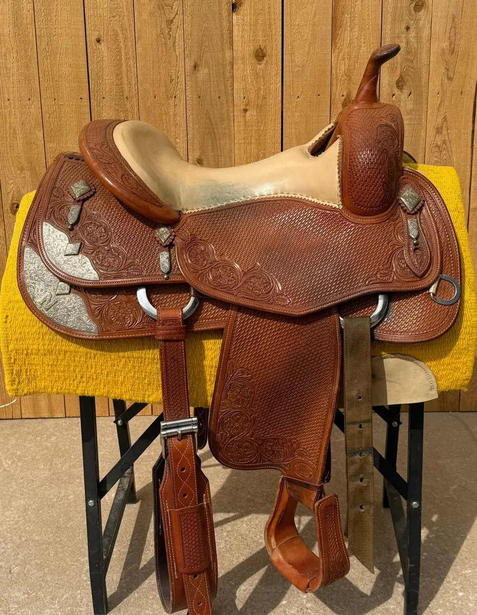 Todd Bergen Cowhorse by Bob's Custom Saddle — 15½" Basketweave & Sterling Silver — Offside Full
