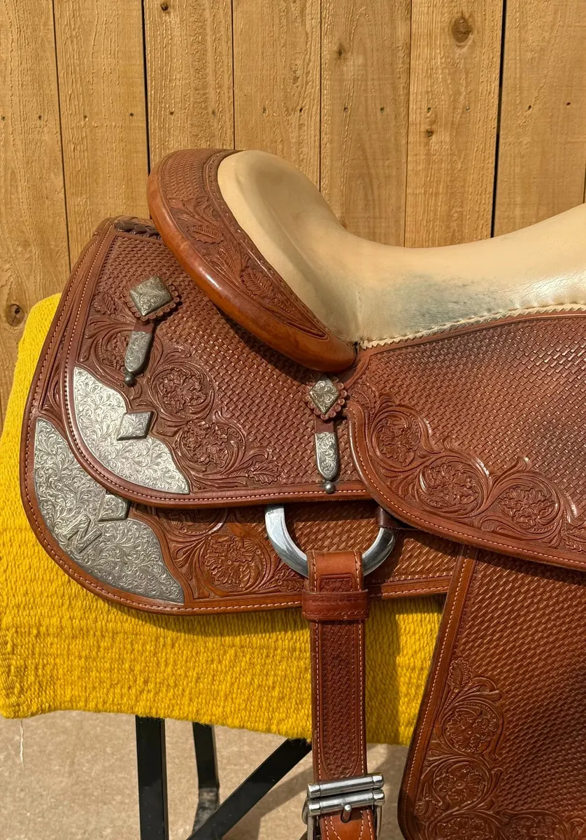 Todd Bergen Cowhorse by Bob's Custom Saddle — 15½" Basketweave & Sterling Silver — Skirt Silver